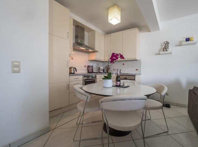 Luxury Penthouse Apartment With 3 Balconies -2 Bedrooms -Petrus View & Parking Luxembourg Exterior photo